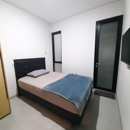 Hotel Oyo Life 92770 Cozy Puri 22 Giacarta Esterno foto