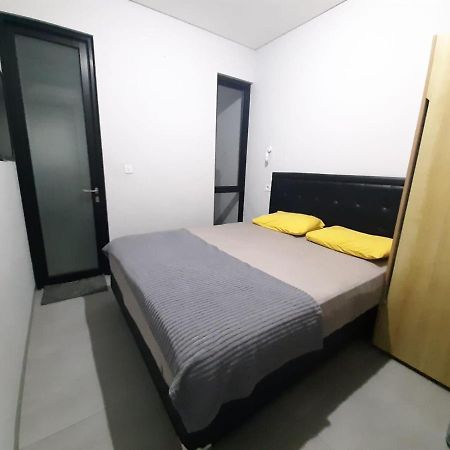 Hotel Oyo Life 92770 Cozy Puri 22 Giacarta Esterno foto