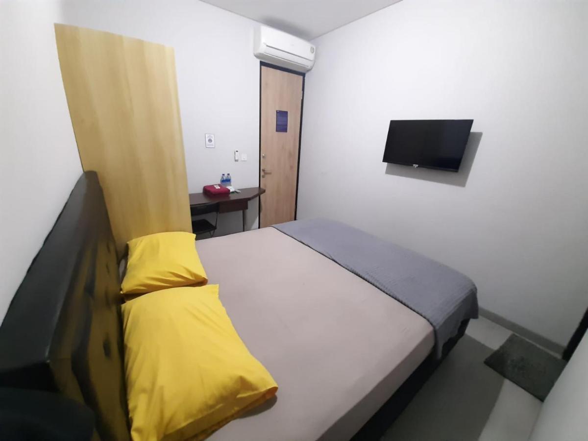 Hotel Oyo Life 92770 Cozy Puri 22 Giacarta Esterno foto