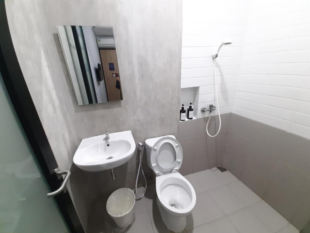 Hotel Oyo Life 92770 Cozy Puri 22 Giacarta Esterno foto