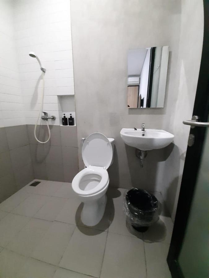 Hotel Oyo Life 92770 Cozy Puri 22 Giacarta Esterno foto